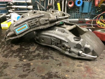 Pinzas de titanio de subaru wrc