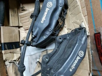 Pinzas brembo 4 pistones