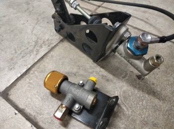 Freno mano y repartidor ap racing