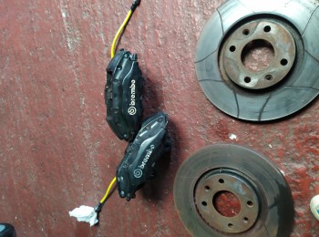 Pinzas brembo 4 pistones