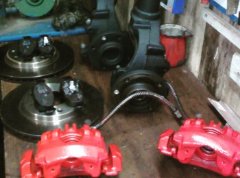 Frenada saxo de serie.