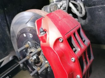 Se venden frenos 6 pistones evo x