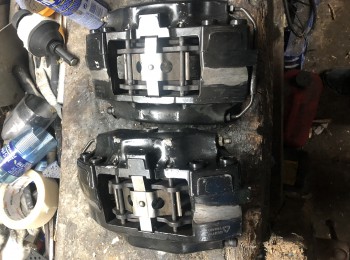 Pinzas brembo 4 pistones 