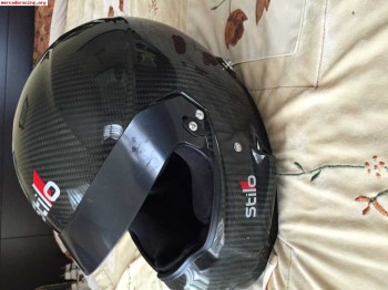 Casco stilo carbono y hans carbono