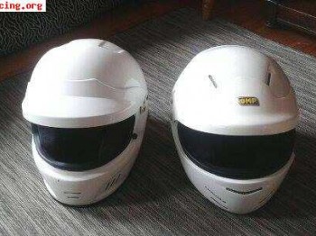 Se venden dos cascos
