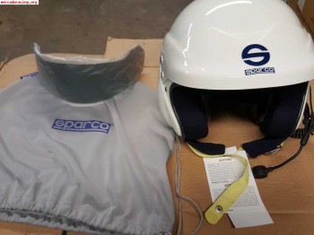 Casco sparco con interfono peltor.