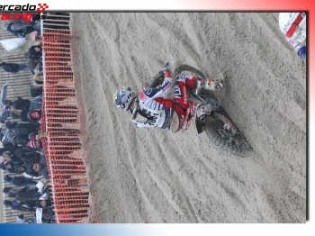 Compro casco y hans talla  57 o 58 homologado 