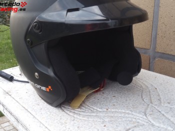 Casco turn one homologado.