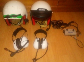 Pareja de cascos centralita y cascos enlace