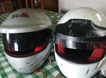 Casco stylo y casco sparco norma fia 8858-2002 caducados