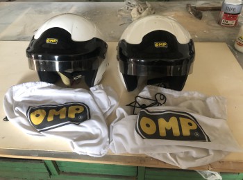 Vendo dos cascos omp más centralita sparco interfonos mas cascos enlac