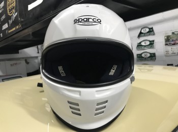 Casco sparco  fia con auriculares, micrófono y enganche hans 