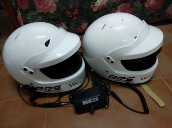 Cascos rrs con interfonos y centralita sparco