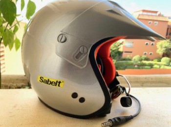 Casco sabelt con auricular y microfono. talla m  (tengo dos)
