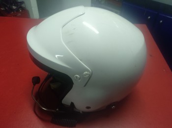 Casco con interfono y centralita
