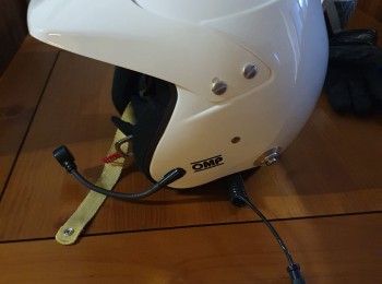 Se vende 2 cascos omp gama alta y centralita 