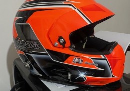 Casco stilo cerrado , decorado nico desing