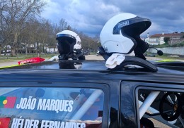 2 cascos rrs e sparco 