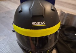 Casco sparco integral y hans.