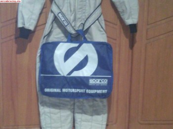 Mono sparco   botines   collarín   sotocasco