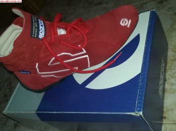 Se vende botines y ropa!!