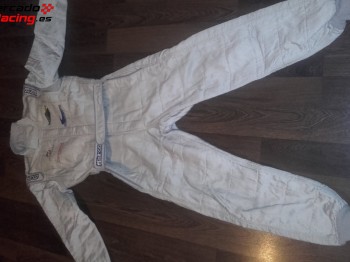 180 euros  mono sparco