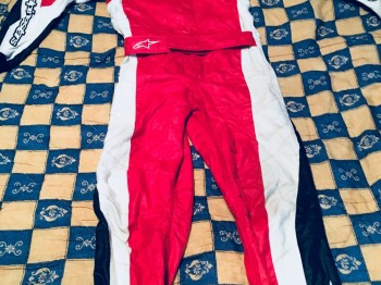 Se vende mono alpinestars 