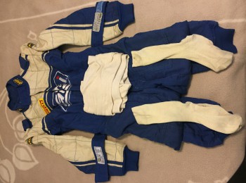 Pack mono omp, calcetines, pantalon, camiseta y sotocaso