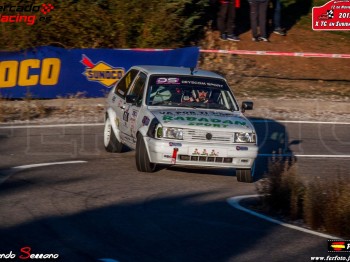 Se vende vw polo g40  con homologación de rallys antigua.