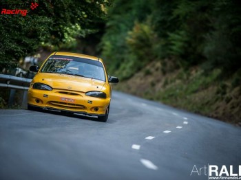 Se vende o cambia hyundai accent copa