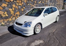 Se vende honda type r de rally.