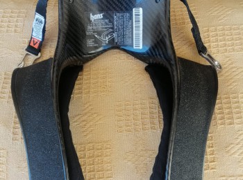 Hans de carbono stand 21 racewear