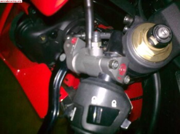 Escape devil carbono y bomba radial de embrague brembo