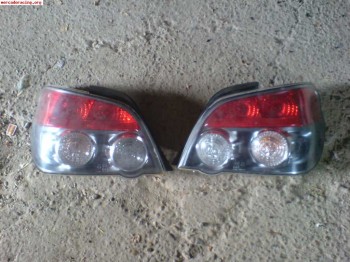 Vendo pilotos traseros de subaru sti