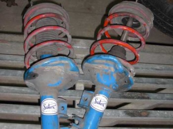 Muelles selex y amortiguadores 205 gti 60€ 
