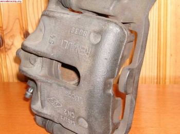 Se vende pinza freno y tacos motor para clio sport