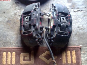 Pinzas delanteras brembo evo 8 con discos y pastillas ds2500