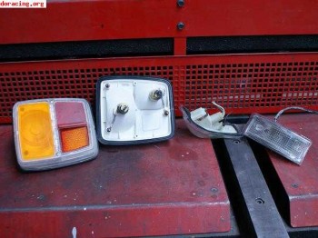 Vendo pilotos delanteros y traseros de simca 1000