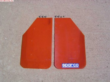 Vendo 2 faldillas sparco rojas.