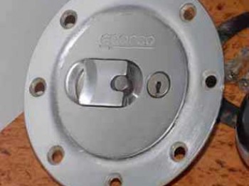 Cambio tapon de aviacion sparco!!