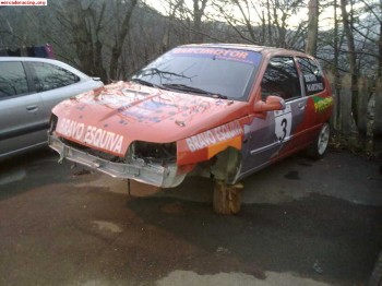 Carroceria de clio con documentacion de rallys