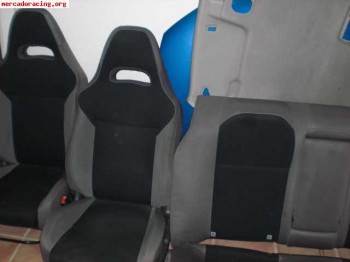 Interior completo de subaru impreza
