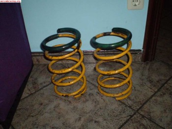 Se venden 2 muelles selex amarillos 