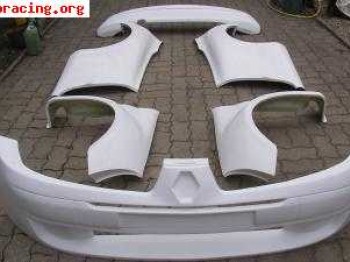 Se vende o se cambia kit carriceria clio super 1600