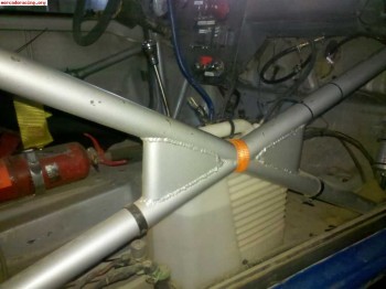 Se vende carroceria 106 posibilidad de papeles