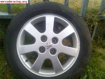 Vendo defensa delantera de 206 gti color roja