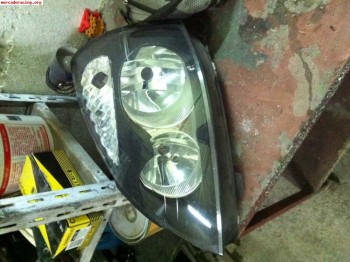 Faro delantero  izquierdo de renaul clio 30euros 