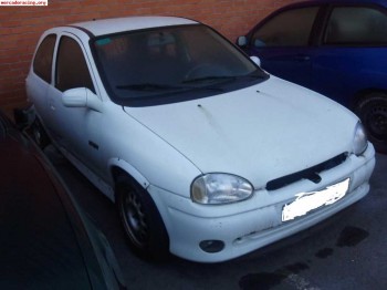 Se vende carroceria de corsa b 500 €