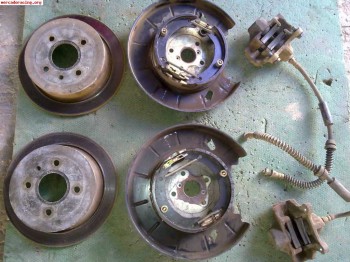 Frenos de disco traseros del ford escort rs 2000