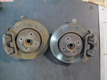 Manguetas con disco de 280mm y pinza de freno clio sport